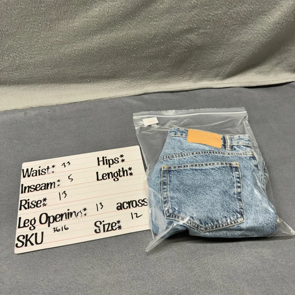Zara Jean Shorts Womens 12 (33x5 ACTUAL)  Blue Denim High Rise Mom Classic
